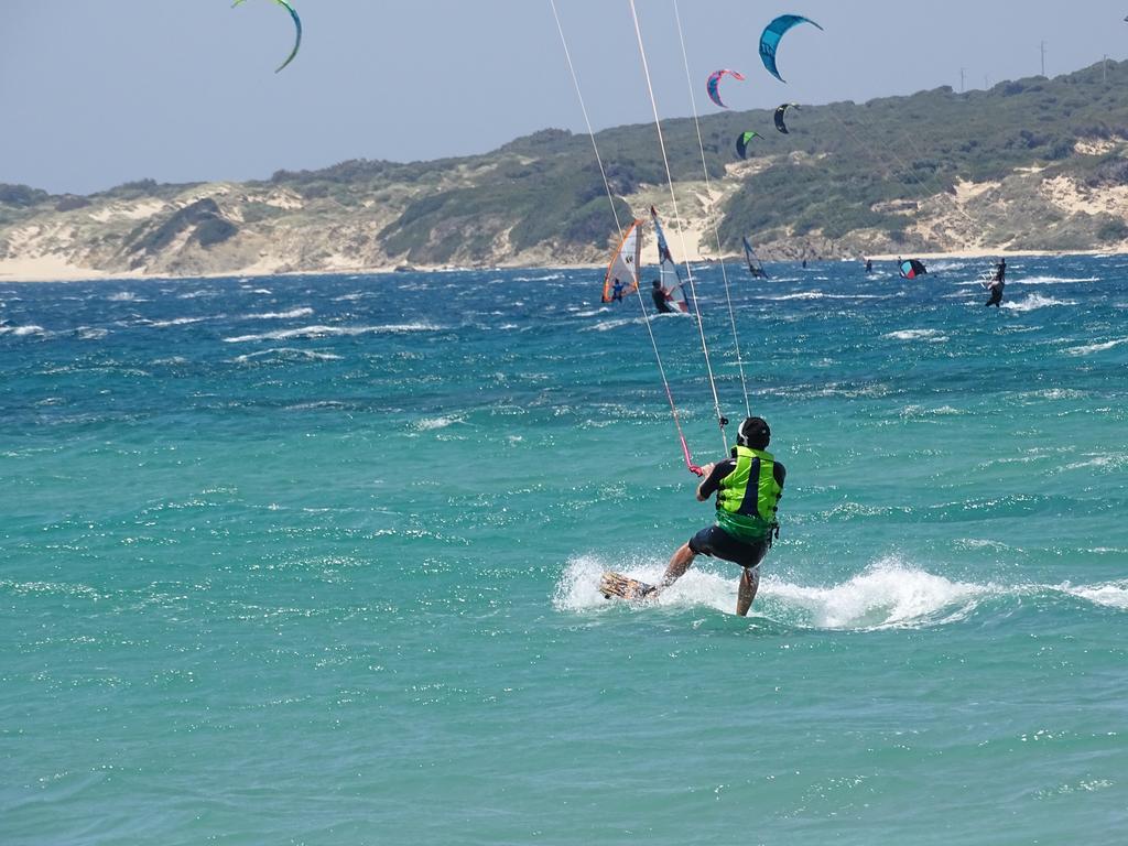 100% Fun Tarifa Exterior foto