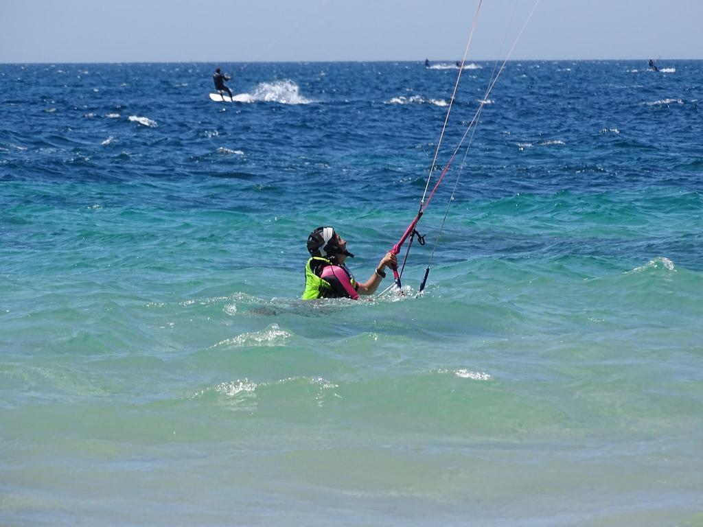 100% Fun Tarifa Exterior foto