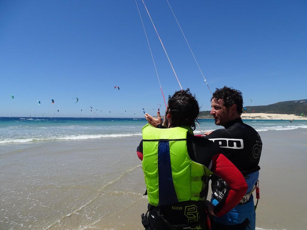 100% Fun Tarifa Exterior foto
